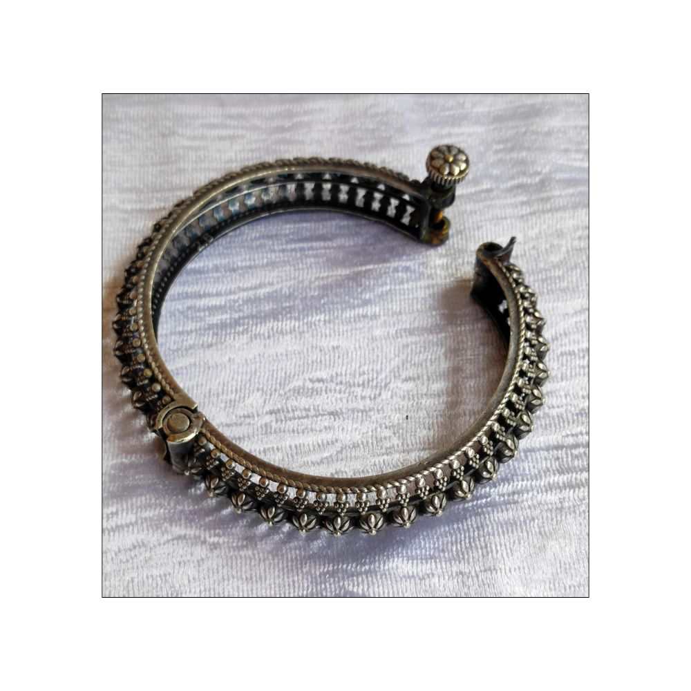 Silver Replica oxidised bangles screw type - Image 3