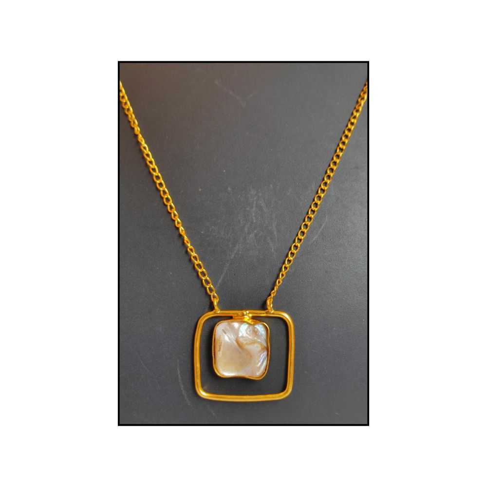 Mother Pearl and Brass Jewelry - Image 2